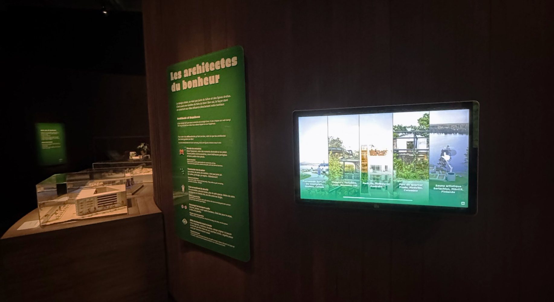 Zone Les architectes du bonheur : maquettes physiques et borne des maquettes urbaines